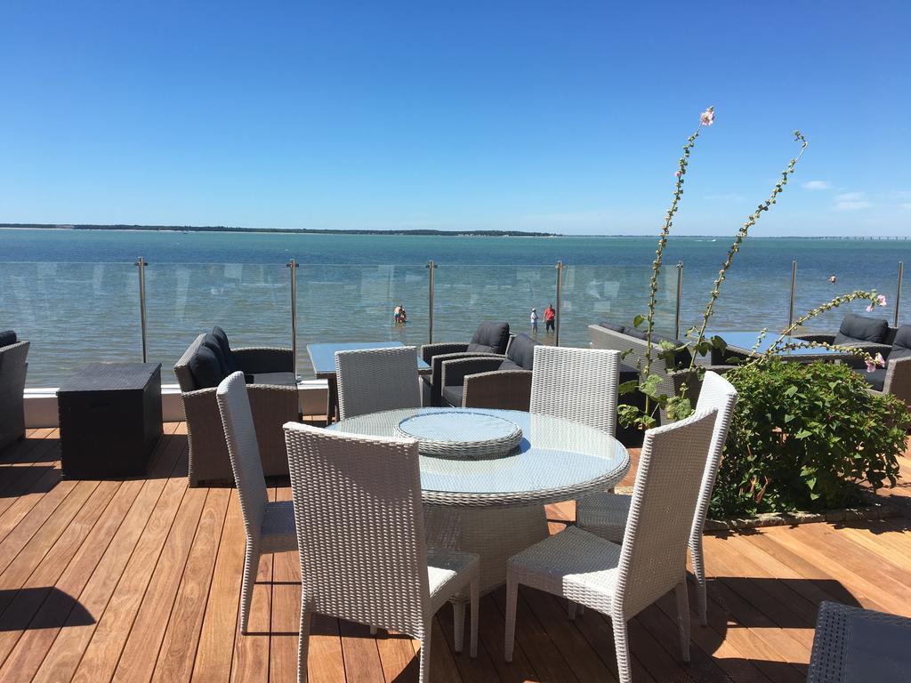 Beach Hotel - Le Grand Chalet รงซี-เลส์-แบ็งส์ ภายนอก รูปภาพ