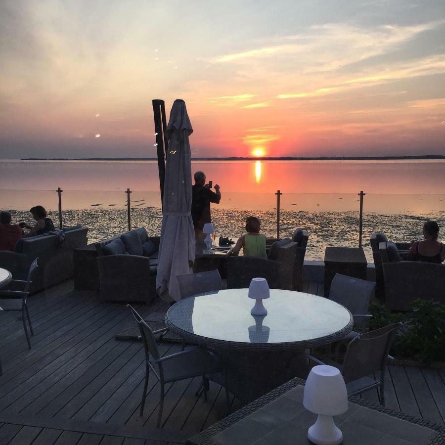 Beach Hotel - Le Grand Chalet รงซี-เลส์-แบ็งส์ ภายนอก รูปภาพ